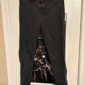 Hollister Black Skinny Jeans Sleek and Versatile